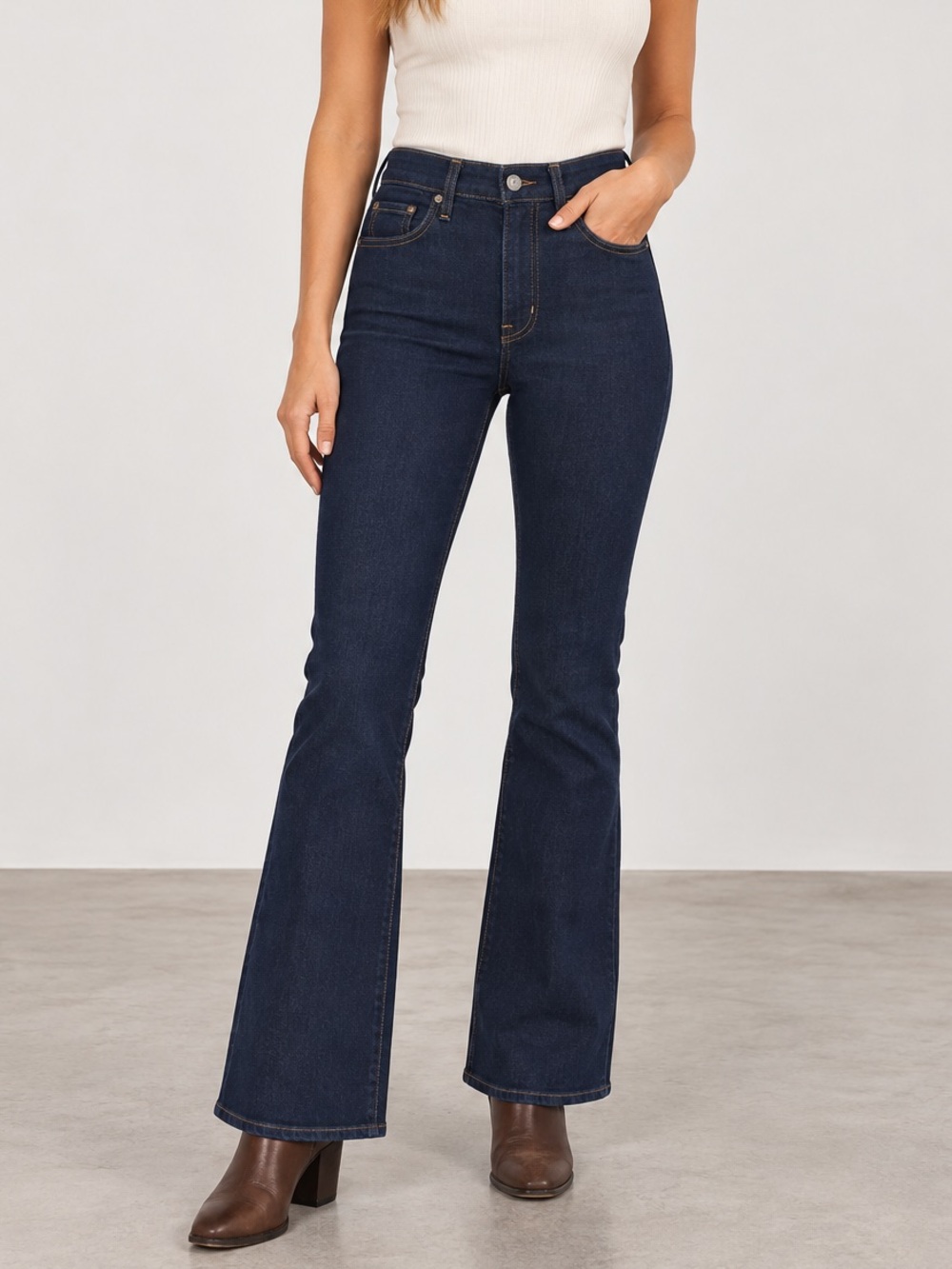 Levi’s 725 High Rise Bootcut Dark Wash Stretch Jeans Size 29